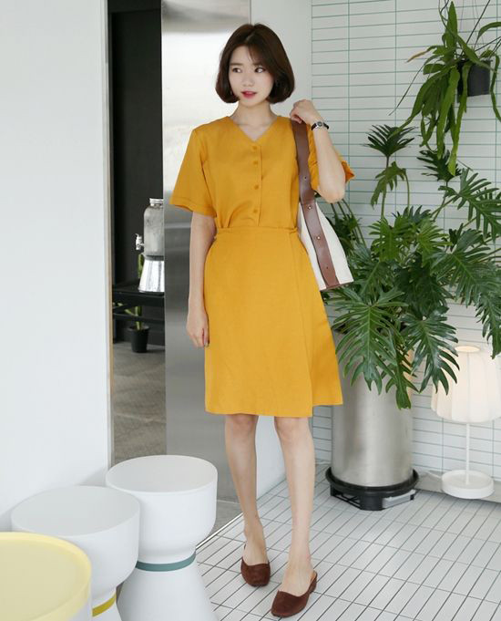 Điệu đà váy áo màu nổi cho mùa thu