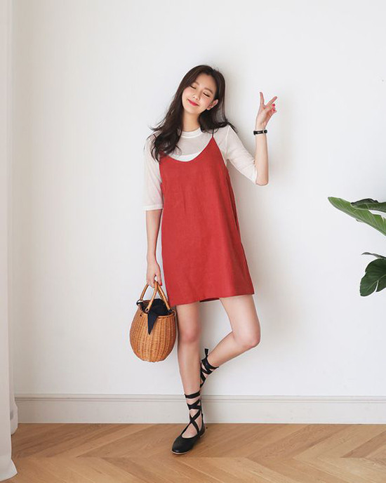 Điệu đà váy áo màu nổi cho mùa thu