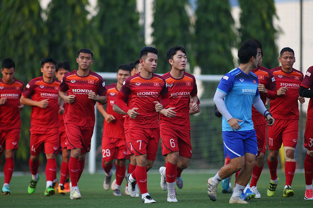 Chờ đợi HLV Park Hang Seo chốt danh sách 23 cầu thủ đấu Malaysia