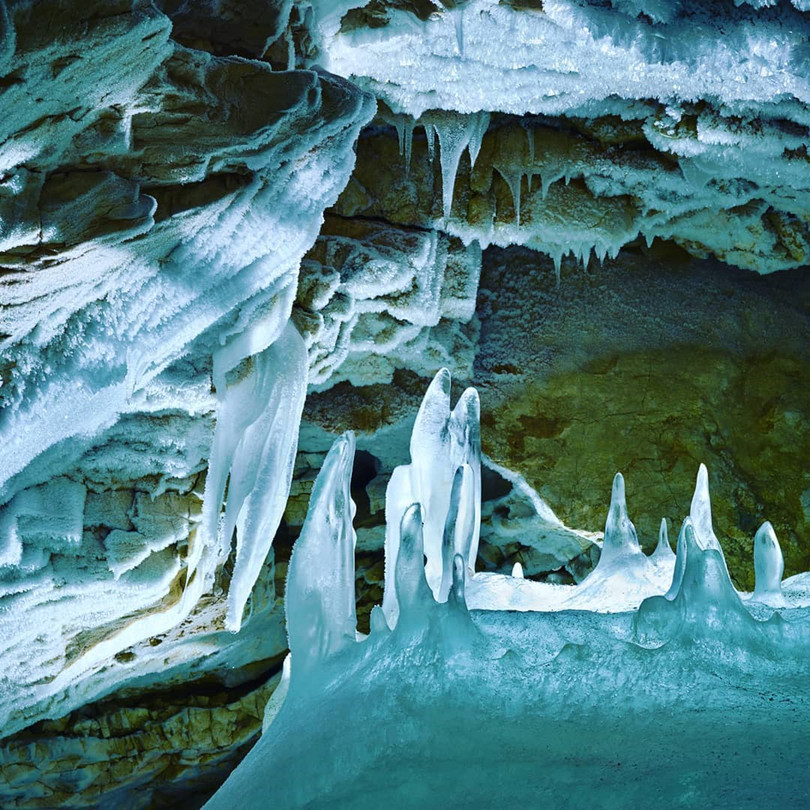 Bí ẩn hang động băng giá lớn nhất thế giới