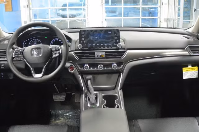 Loạt xe mới đáng chú ý ra mắt thị trường Việt trong tháng 10