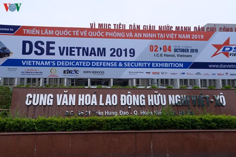 Vũ khí hiện đại nước ngoài tại triển lãm quốc phòng - an ninh ở Hà Nội