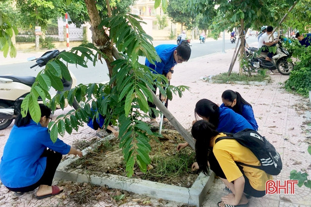 Thanh niên các địa phương ra quân “Làm cho thế giới sạch hơn”
