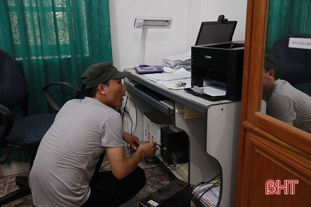 Sét đánh liên hồi, nhiều thiết bị điện tử ở xã miền biển Hà Tĩnh hư hỏng nặng