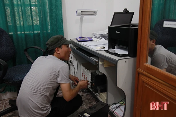 Sét đánh liên hồi, nhiều thiết bị điện tử ở xã miền biển Hà Tĩnh hư hỏng nặng