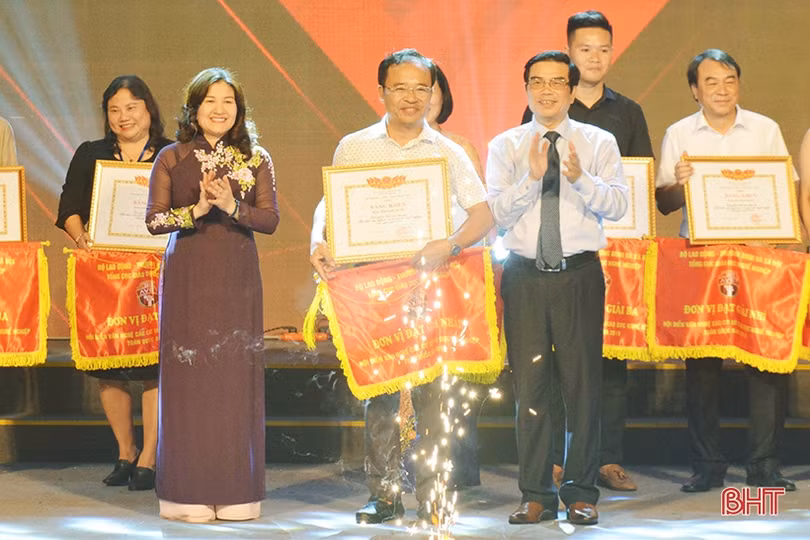 Đặc sắc đêm trao giải hội diễn văn nghệ các cơ sở giáo dục nghề nghiệp