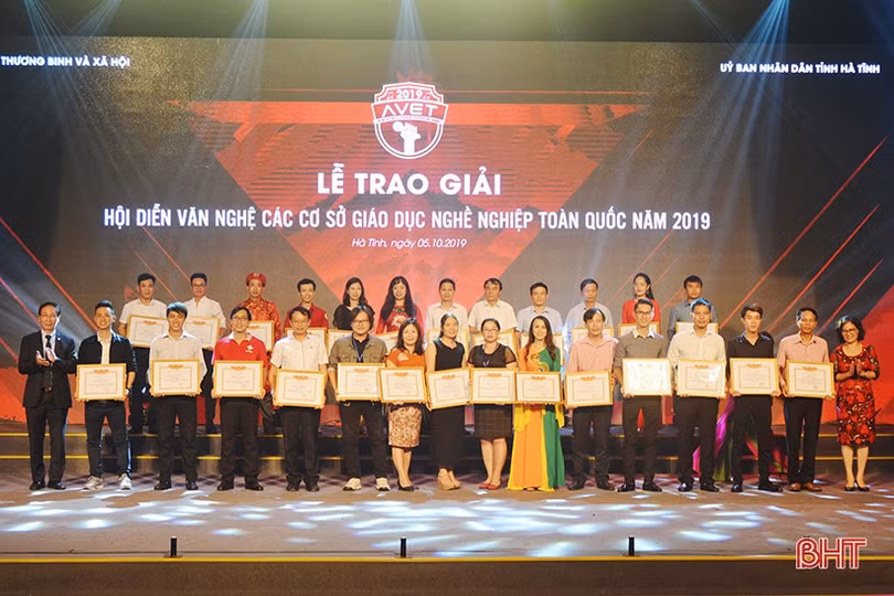 Đặc sắc đêm trao giải hội diễn văn nghệ các cơ sở giáo dục nghề nghiệp