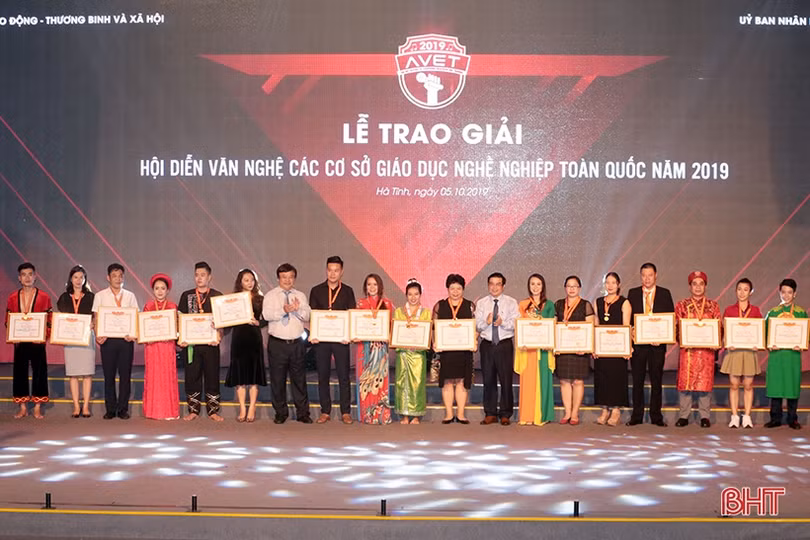 Đặc sắc đêm trao giải hội diễn văn nghệ các cơ sở giáo dục nghề nghiệp