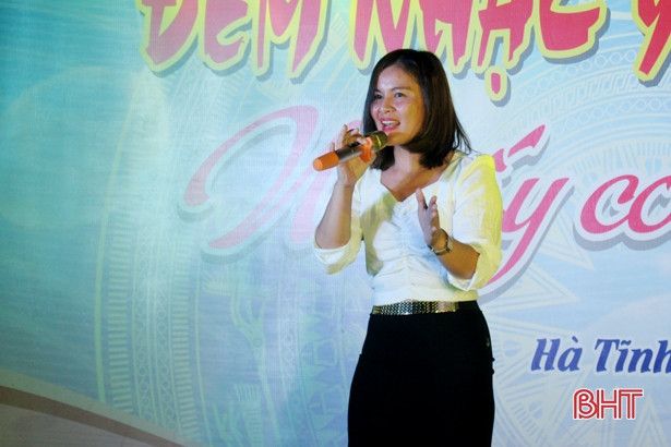 Xúc động đêm nhạc yêu thương “Nơi ấy con tìm về”