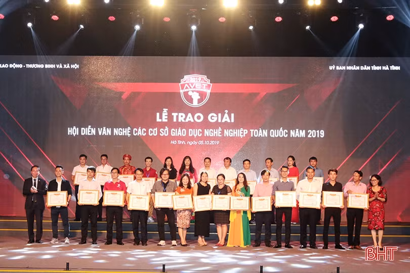 Đặc sắc đêm trao giải hội diễn văn nghệ các cơ sở giáo dục nghề nghiệp