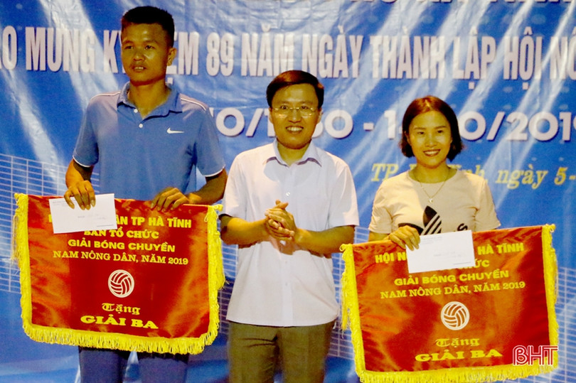 Phường Trần Phú vô địch giải bóng chuyền nam Hội Nông dân Thành phố Hà Tĩnh