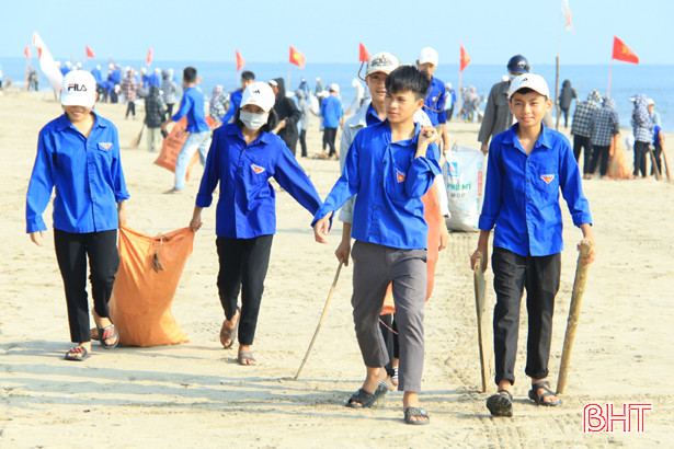 Thanh niên các địa phương ra quân “Làm cho thế giới sạch hơn”