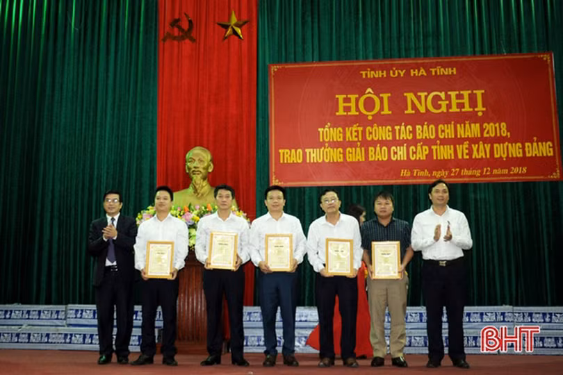Gửi tác phẩm, hồ sơ dự Giải Búa liềm vàng Hà Tĩnh 2019 trước ngày 15/10