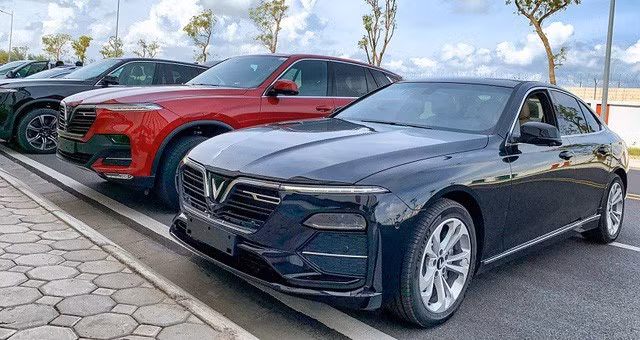 Giá xe ô tô đầu tháng 10 giảm cao nhất 60 triệu đồng