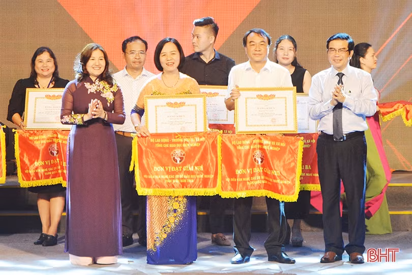 Đặc sắc đêm trao giải hội diễn văn nghệ các cơ sở giáo dục nghề nghiệp