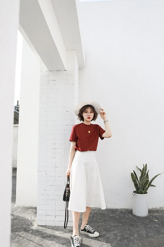 Điệu đà váy áo màu nổi cho mùa thu