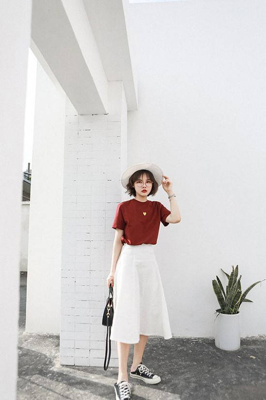 Điệu đà váy áo màu nổi cho mùa thu