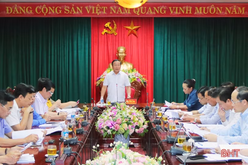 Bám sát Chỉ thị 35, linh hoạt trong xây dựng báo cáo chính trị Đảng bộ Hà Tĩnh khóa XIX