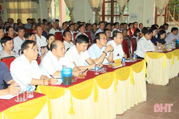 Cử tri Nghi Xuân đề nghị tránh đào tạo tràn lan, sinh viên ra trường không tìm được việc làm