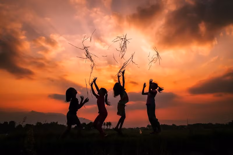 Những khoảnh khắc hạnh phúc giản dị khiến bạn cũng thấy “vui lây”