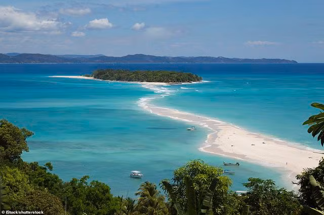 Điểm đến nào của Việt Nam nằm trong top 100 điểm đến của năm 2020?