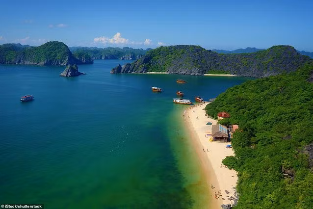 Điểm đến nào của Việt Nam nằm trong top 100 điểm đến của năm 2020?