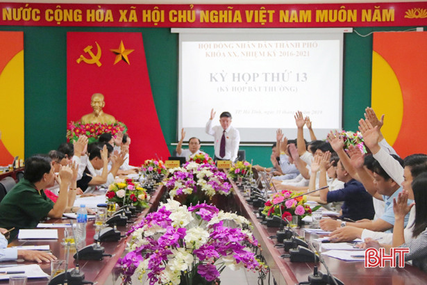 Thông qua Nghị quyết sáp nhập hai xã ven đô TP Hà Tĩnh