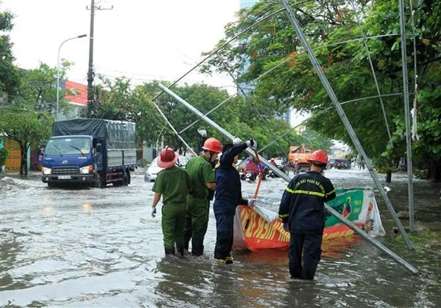 Theo dõi chặt chẽ diễn biến áp thấp nhiệt đới để chủ động ứng phó