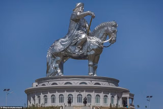 Điểm đến nào của Việt Nam nằm trong top 100 điểm đến của năm 2020?