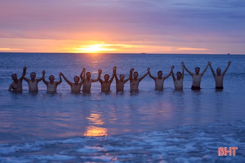 Vui, khỏe với Câu lạc bộ Đạp xe - tắm biển Kỳ Anh