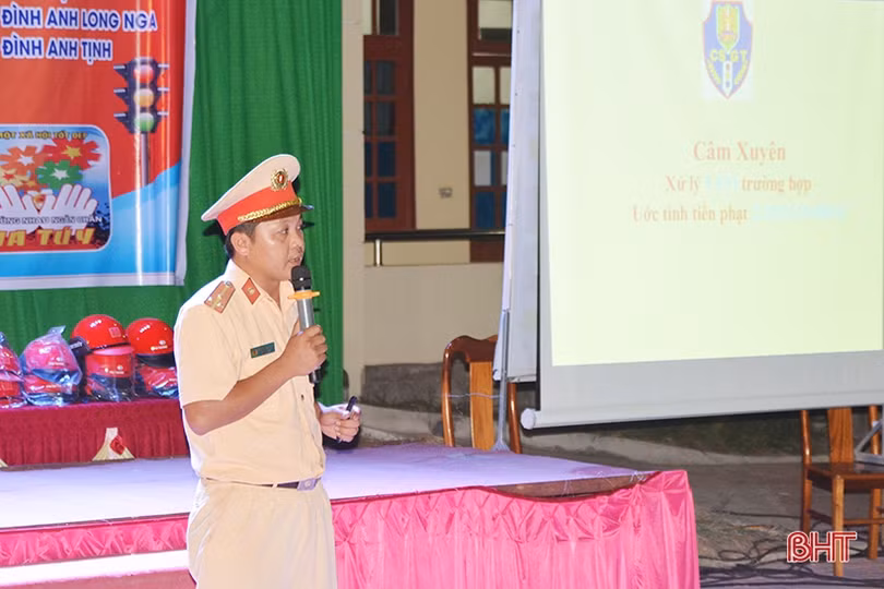 Trên 7.000 người dân Cẩm Xuyên được tuyên truyền an toàn giao thông