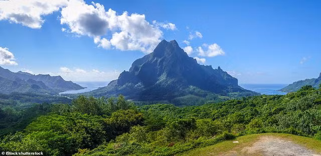 Điểm đến nào của Việt Nam nằm trong top 100 điểm đến của năm 2020?