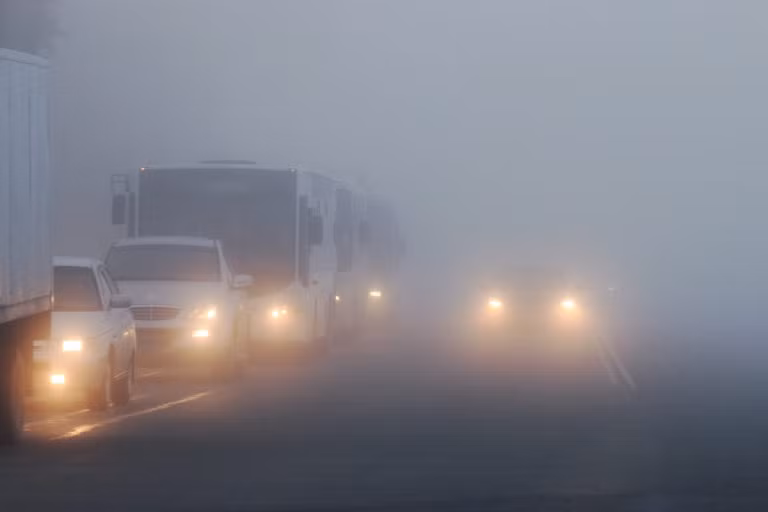 15 điều bạn nên lưu ý khi lái xe trong mùa mưa bão