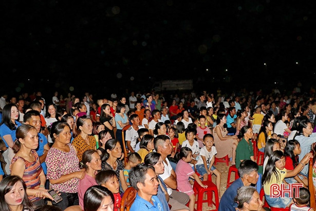 Quyên góp hơn 215 triệu đồng từ đêm nhạc từ thiện “Màu hoa đỏ”