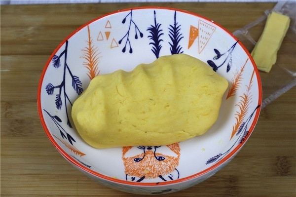 Đầu tuần, mẹ làm bánh khoai lang nhân phô mai chiên giòn ngon “hết sảy”