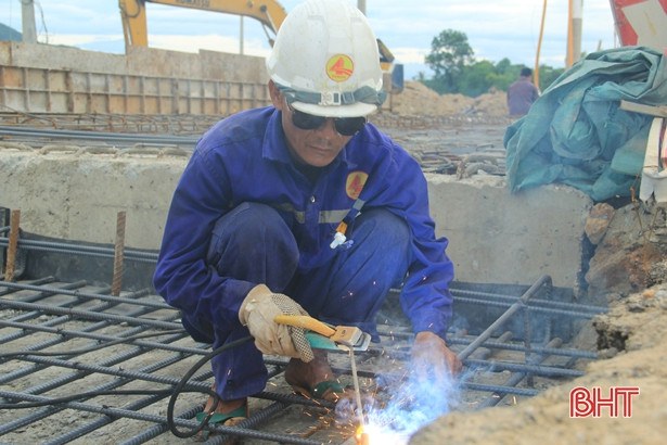 Gấp rút hoàn thành đường Gia Lách - Khu di tích Đại thi hào Nguyễn Du