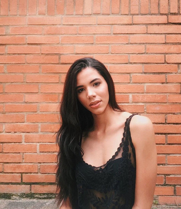 Tân Hoa hậu Venezuela 2019 bị chê già và kém xinh sau khi đăng quang