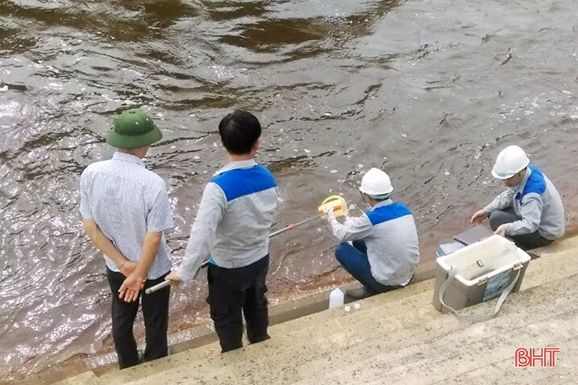 Khẩn trương làm rõ hiện tượng nước chuyển màu bất thường tại công trình thủy lợi Ngàn Trươi