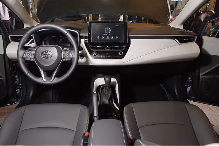 Toyota Corolla Altis 2019 được trang bị những gì?