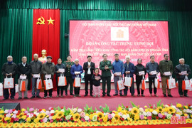 Trao quà Tết cho nạn nhân chất độc da cam tại các xã Đức Quang, Đức Thịnh