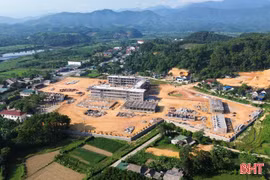 "Chiến dịch 100 ngày đêm cao điểm" trên các công trình trường học vùng biên