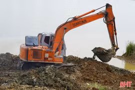 Ra quân dọn dẹp rác thải, khơi thông dòng chảy sông La