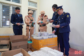 Phát hiện 2 xe tải chở hàng lậu, hàng không rõ nguồn gốc