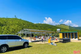 Tháo dỡ cơ sở vật chất điểm du lịch tự phát ven suối sau phản ánh của Báo và PTTH Hà Tĩnh
