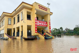 “Mái nhà chung” an toàn, ấm áp của người dân trong tâm lũ