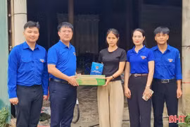 ĐVTN Hà Tĩnh động viên thí sinh hoàn cảnh khó khăn trước Kỳ thi tốt nghiệp THPT năm 2026