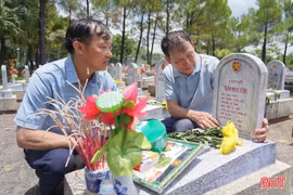 Thành kính tri ân tại Nghĩa trang Liệt sĩ quốc gia Đường 9