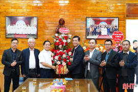 Bà con giáo dân tiếp tục đoàn kết, xây dựng Hà Tĩnh ngày càng phát triển