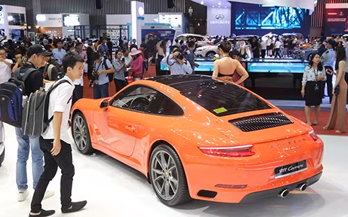 nhap khau oto bat on do tam ly cho kich ban giam gia