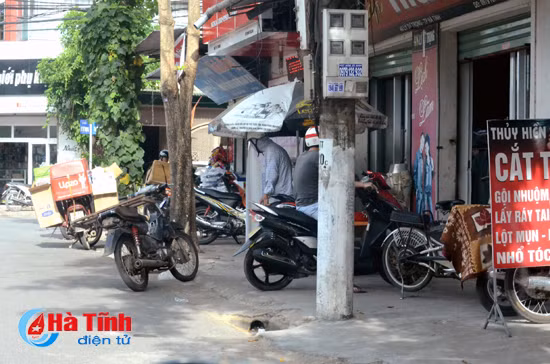 via he tp ha tinh lai ngon ngang sau ngay trong dong co mo